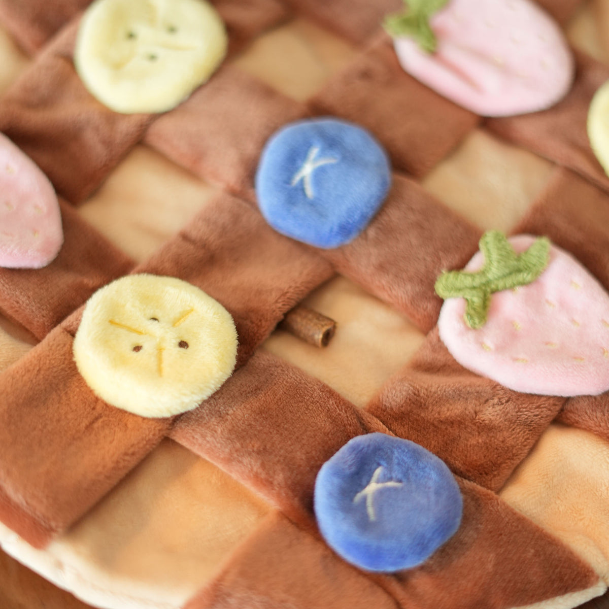 Fruity Delight Crêpe Snuffle Mat