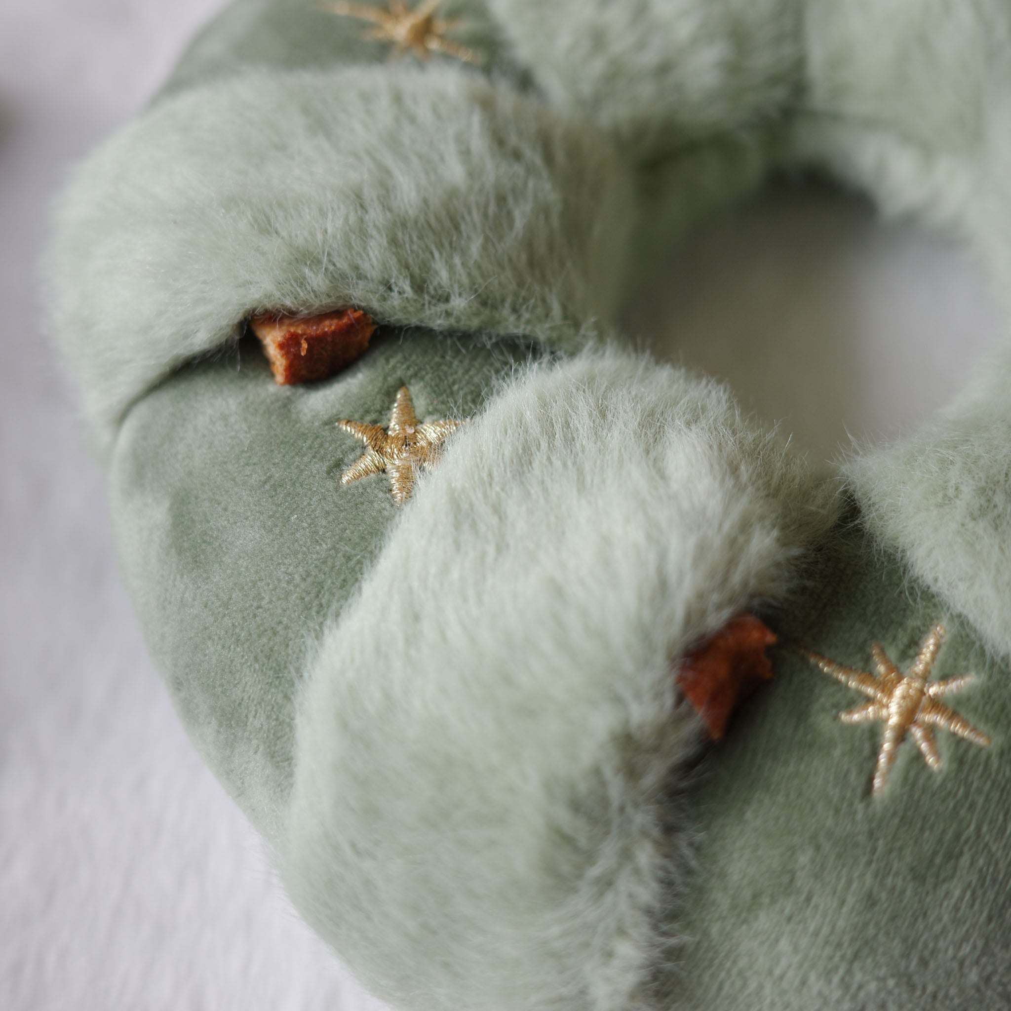 Festive Wreath Nosework Toy - Pups & Bubs